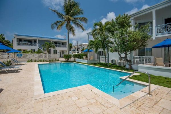 Shoal Bay Villas