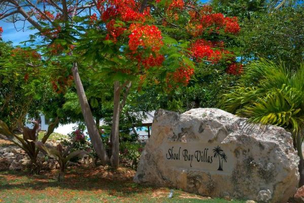 Shoal Bay Villas