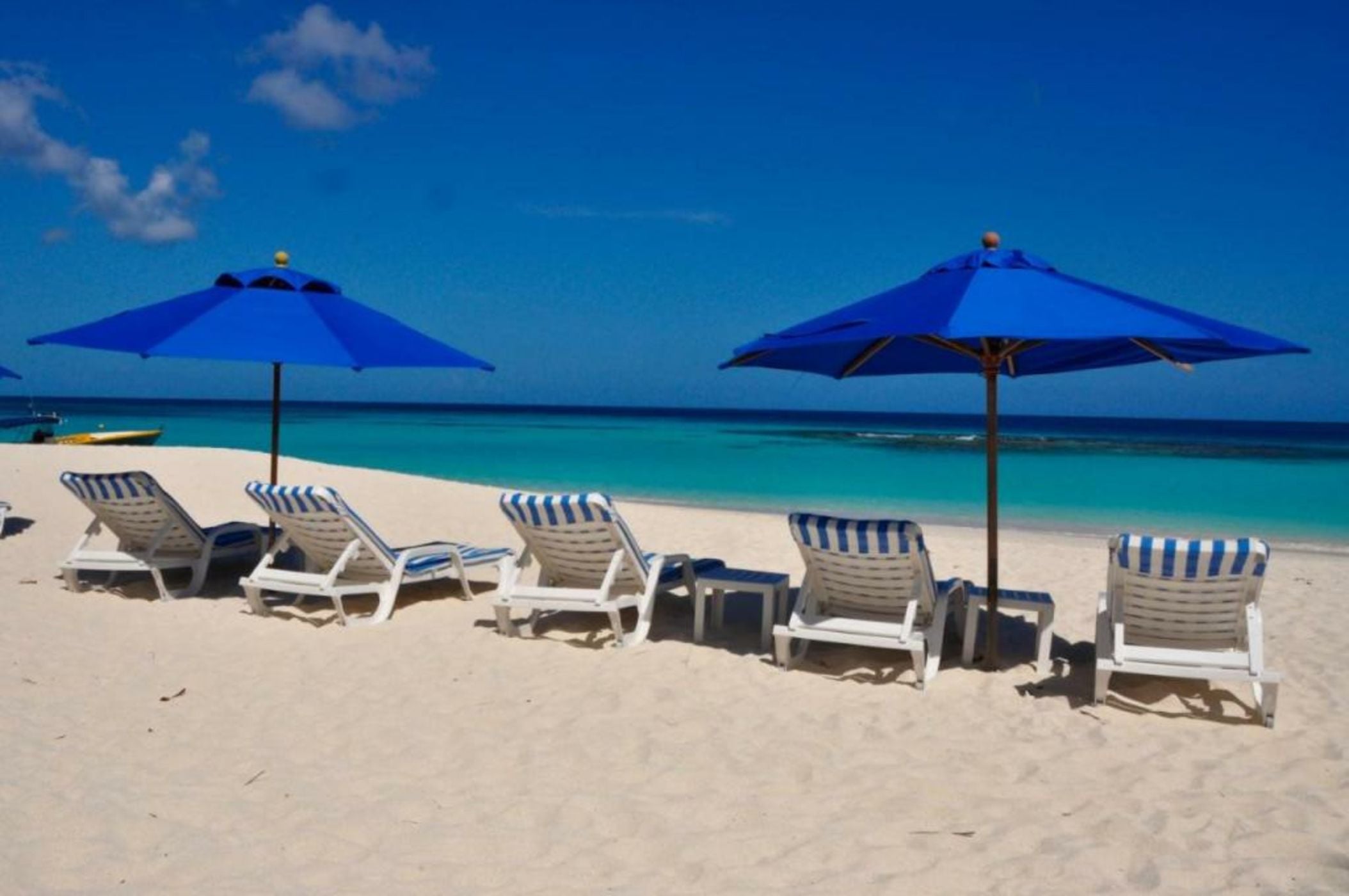 Shoal Bay Villas