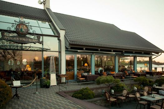 Apvalaus Stalo Klubas Gastro & SPA Hotel