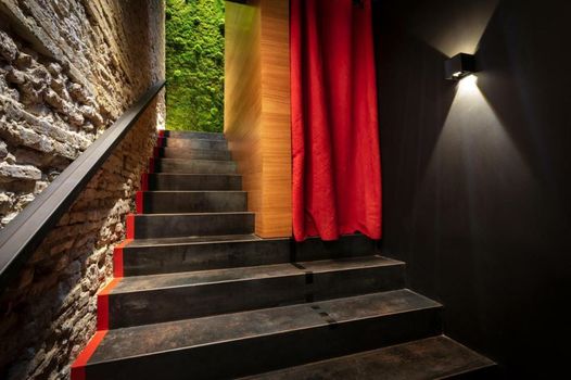 The Black Boutique -- Turistea Suites