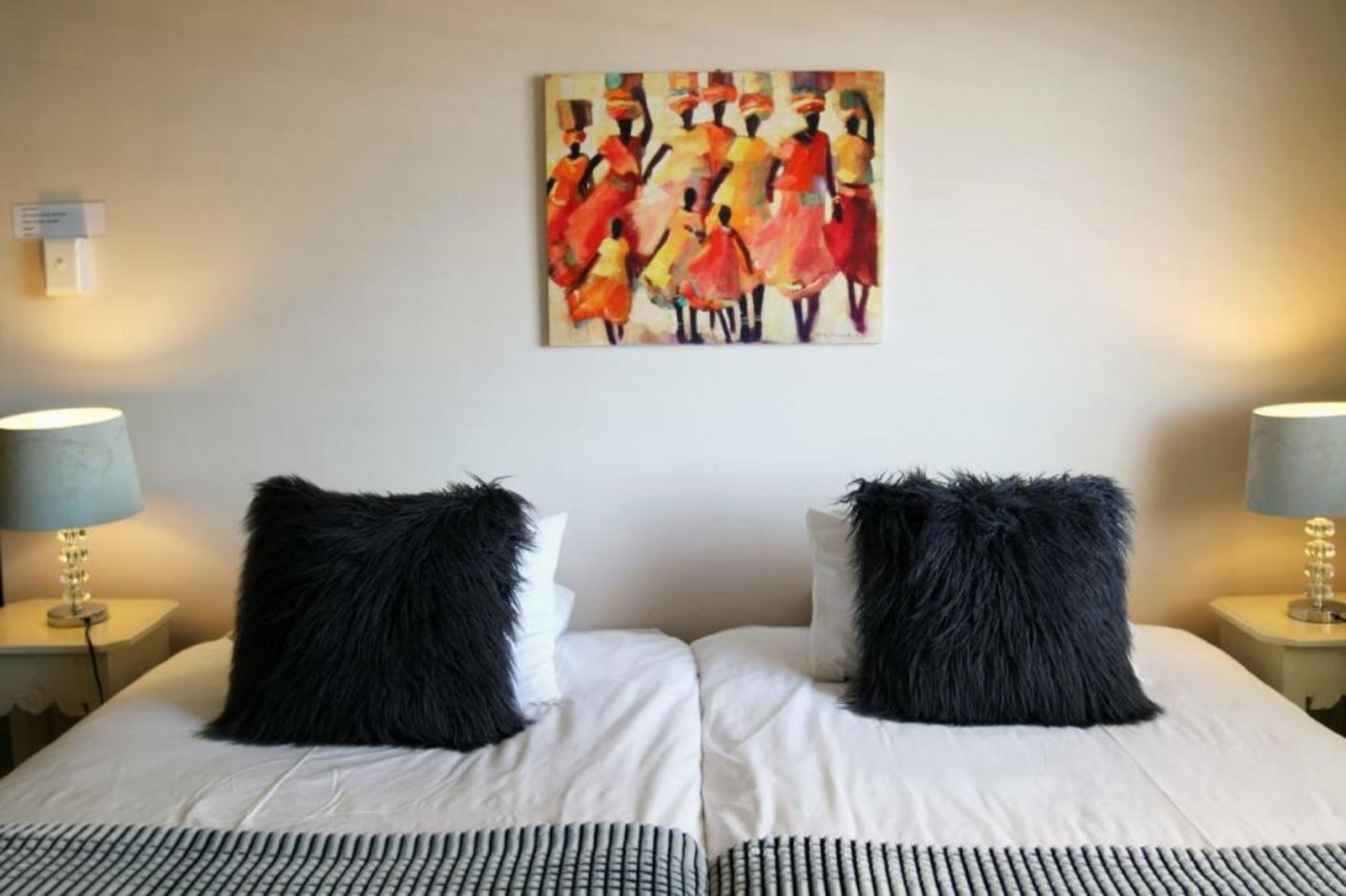 Dolphin Inn Guesthouse