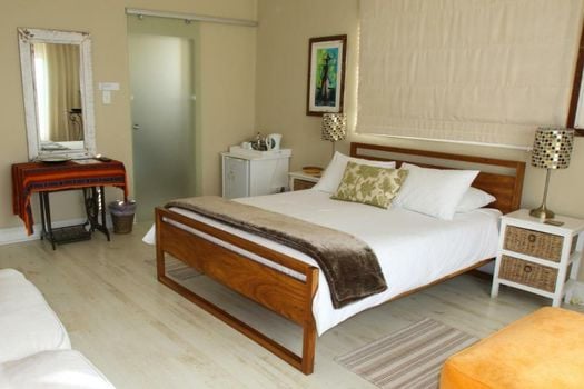 Dolphin Inn Guesthouse