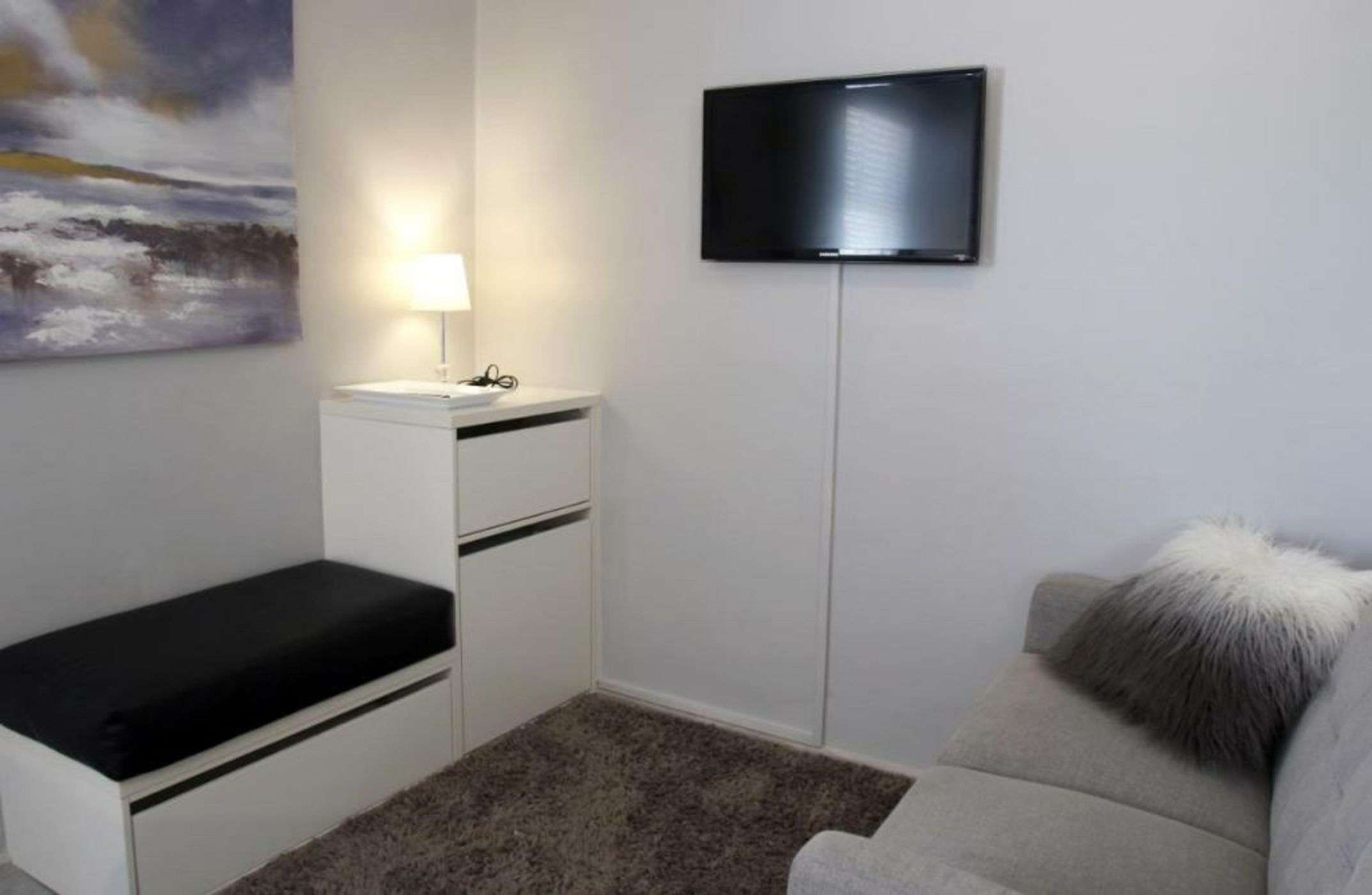 Dolphin Inn Guesthouse