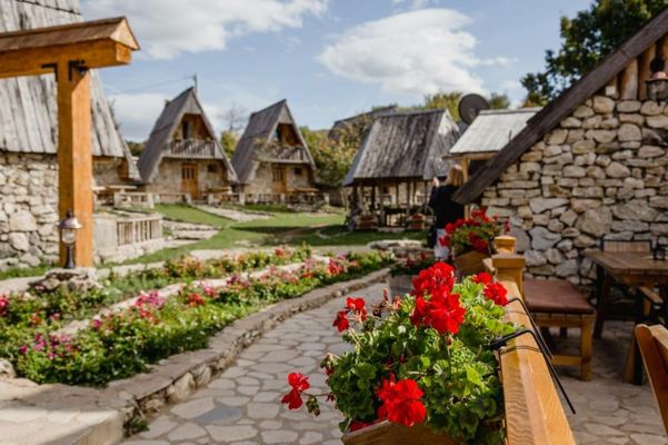 Eco Village Nevidio