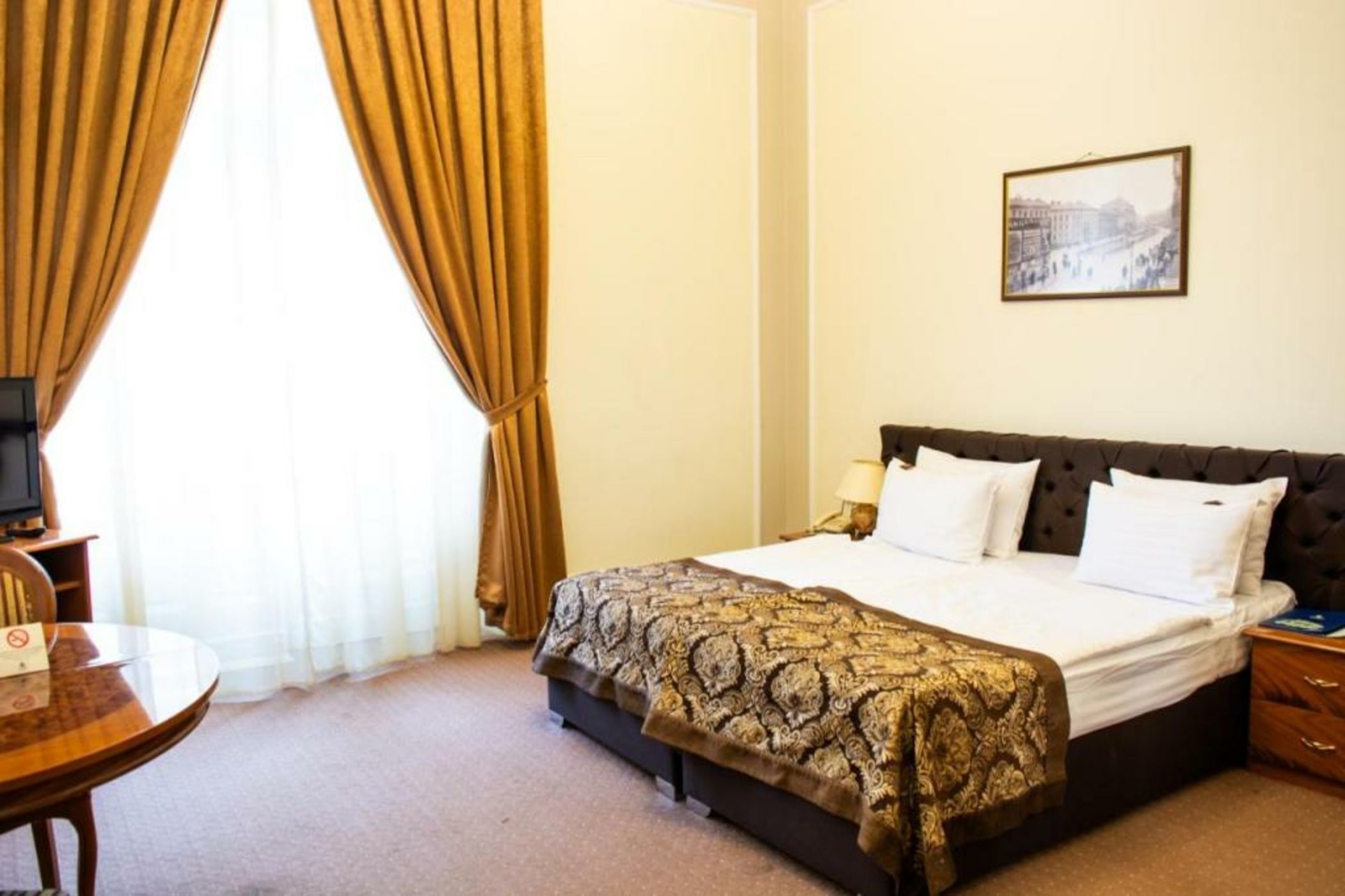 George Hotel