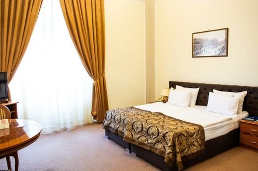 George Hotel