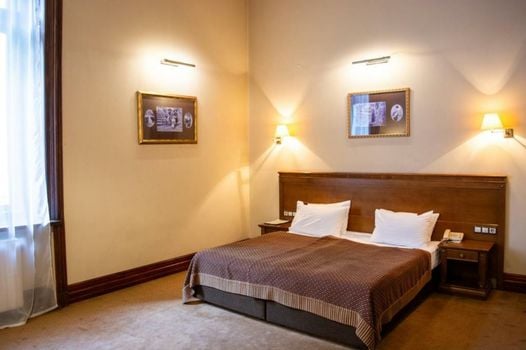 George Hotel