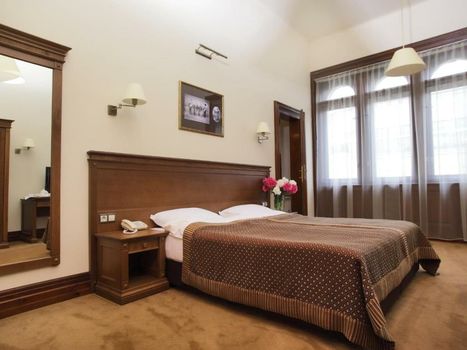 George Hotel