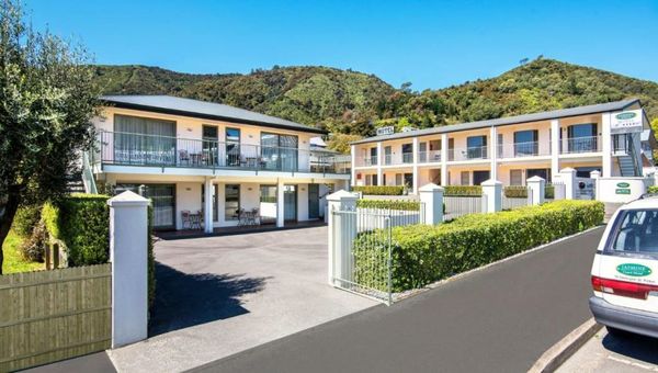 Jasmine Court Motel