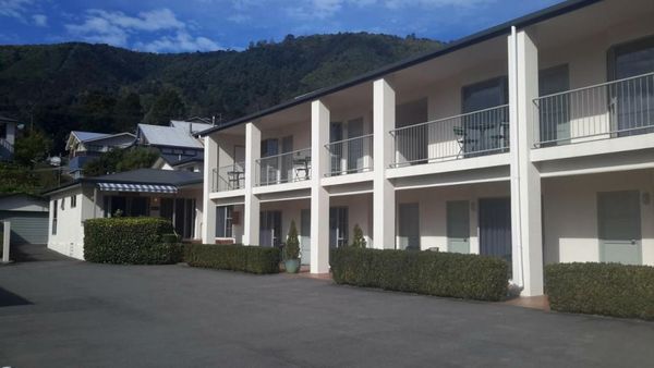 Jasmine Court Motel