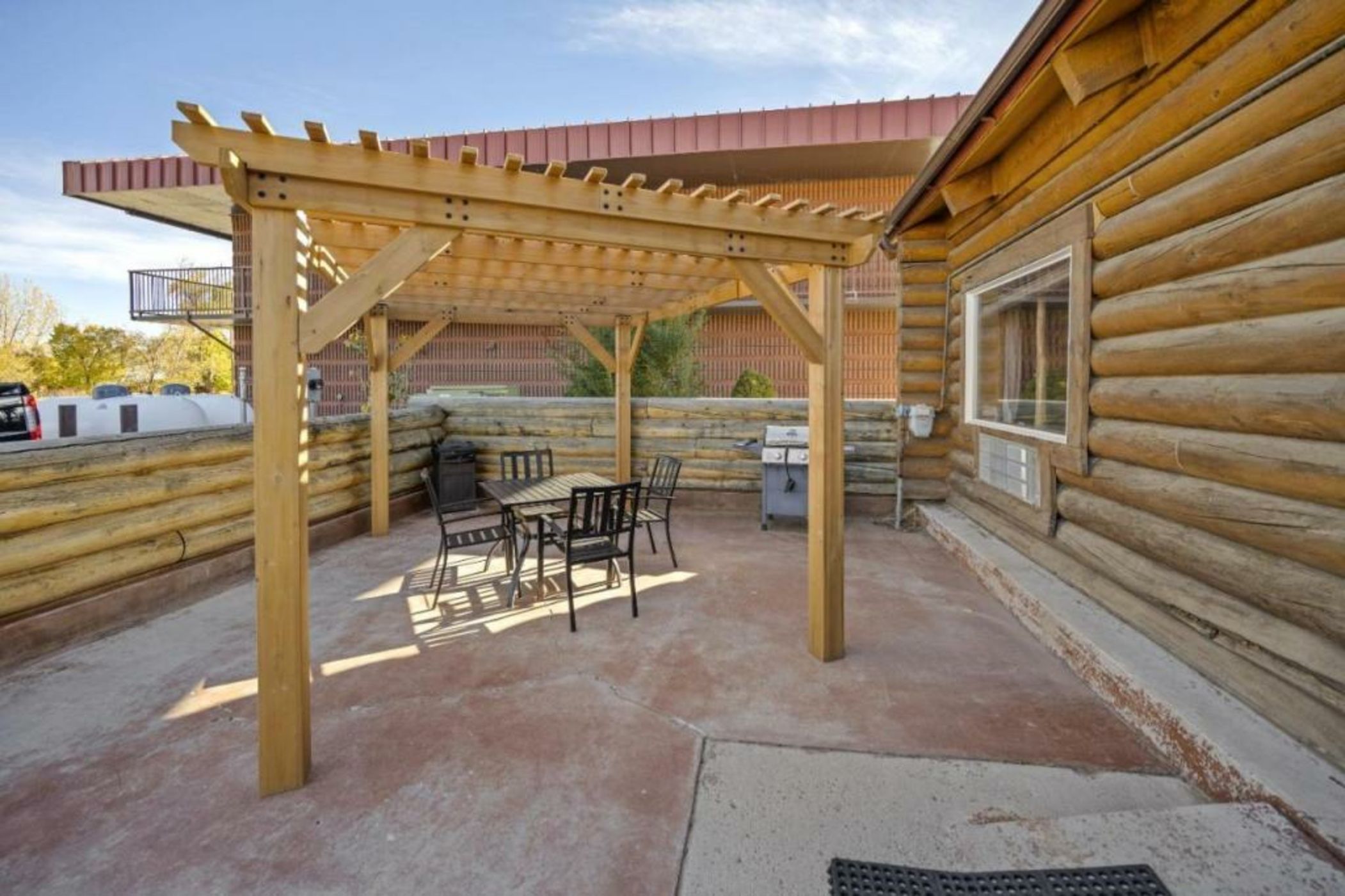 Ponderosa Inn