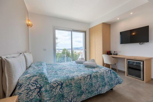 Antares Rooms and Suites