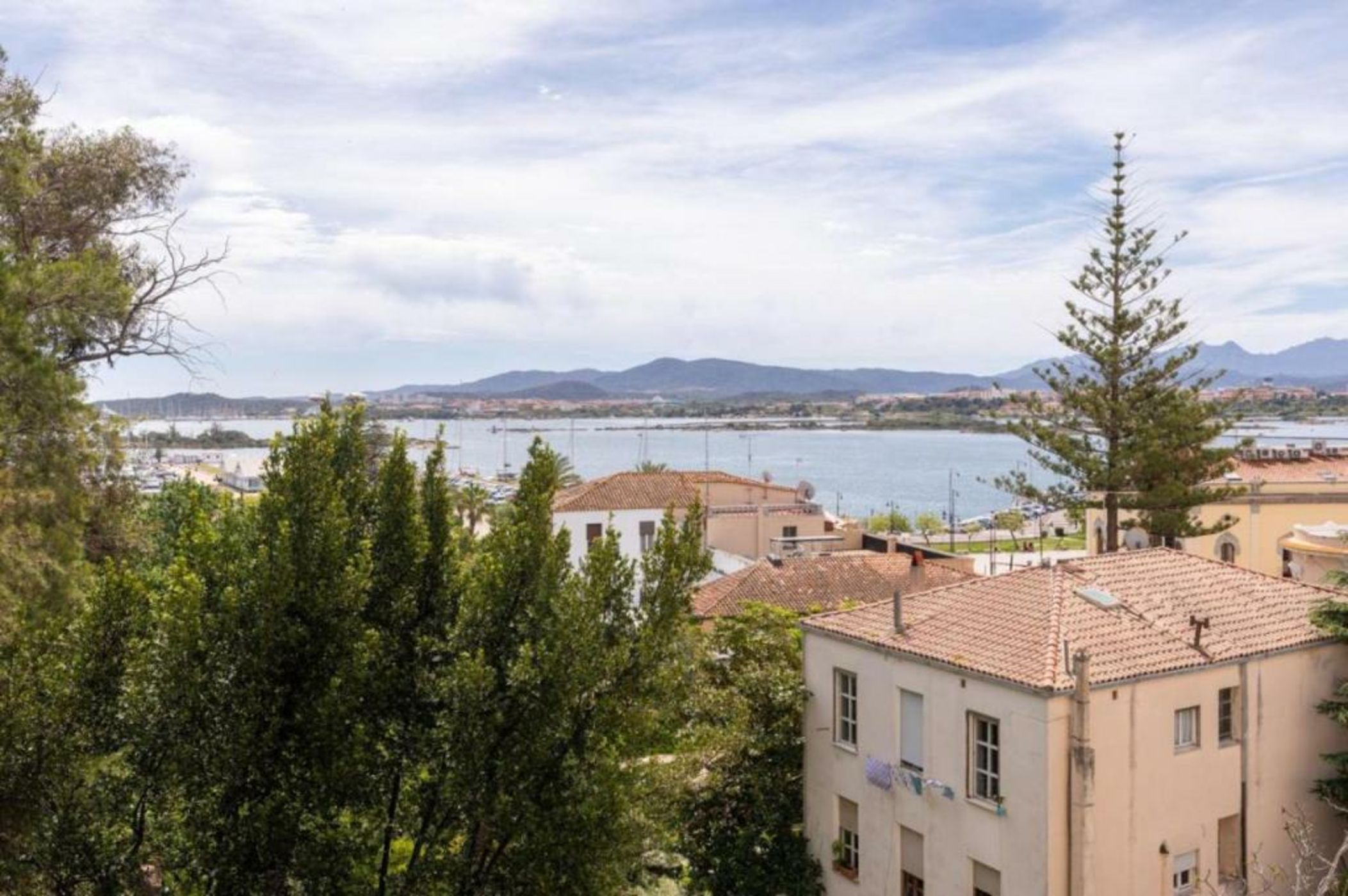 Antares Rooms and Suites