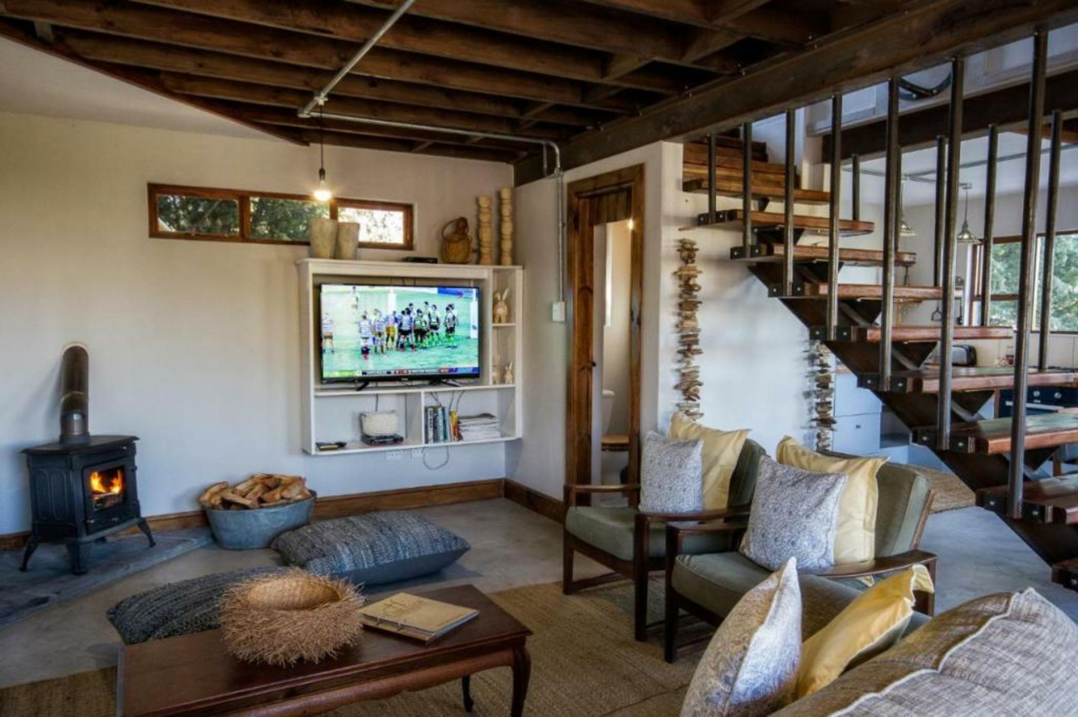 A Hilltop Country Retreat