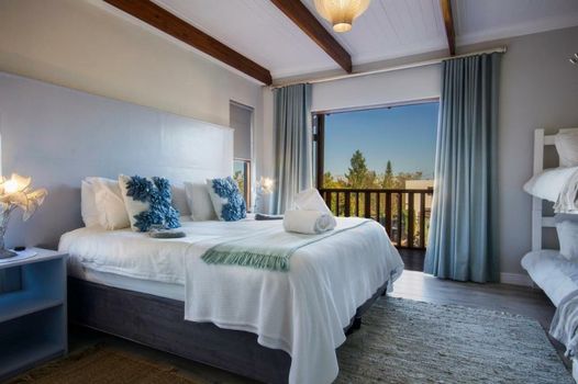 A Hilltop Country Retreat