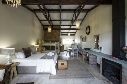 A Hilltop Country Retreat