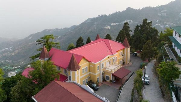 WelcomHeritage Kasmanda Palace