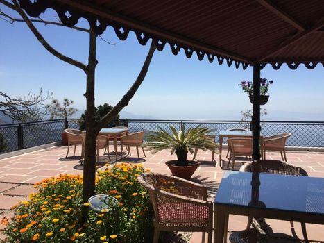 WelcomHeritage Kasmanda Palace