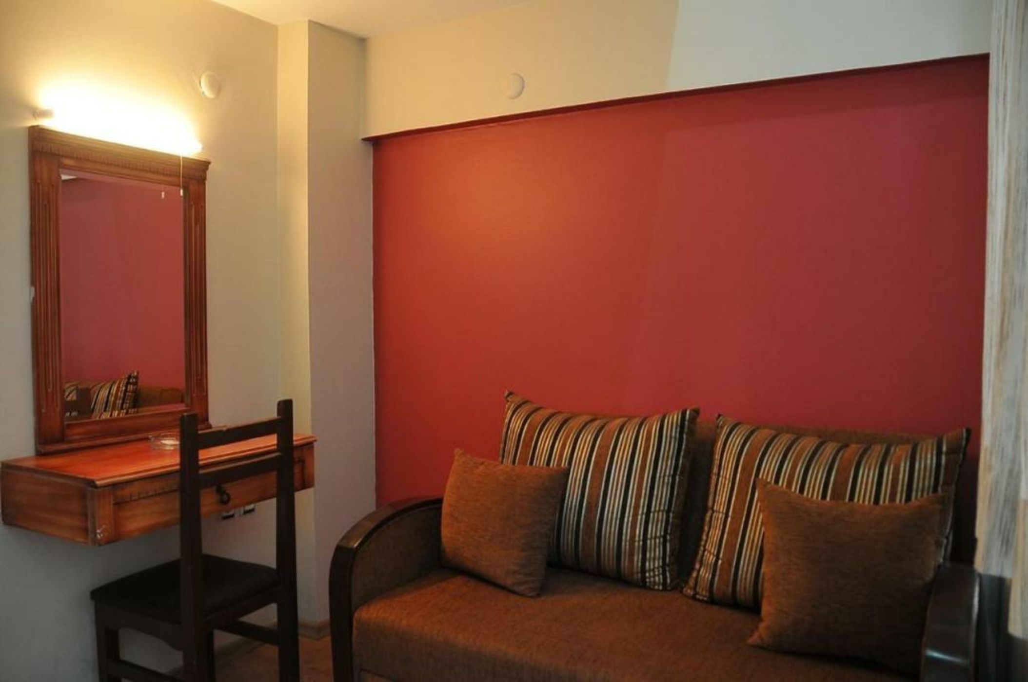 Antikhan Hotel