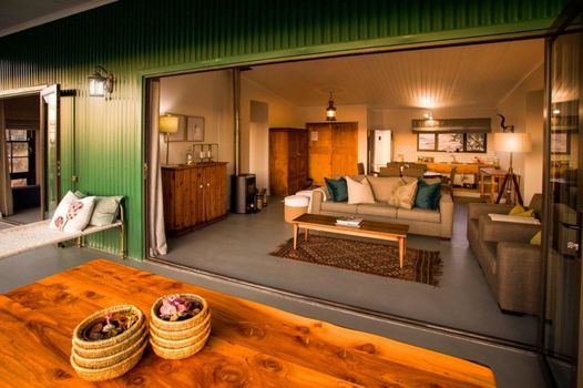Three Tree Hill Lodge