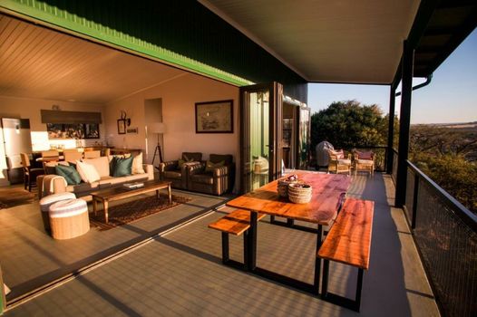 Three Tree Hill Lodge