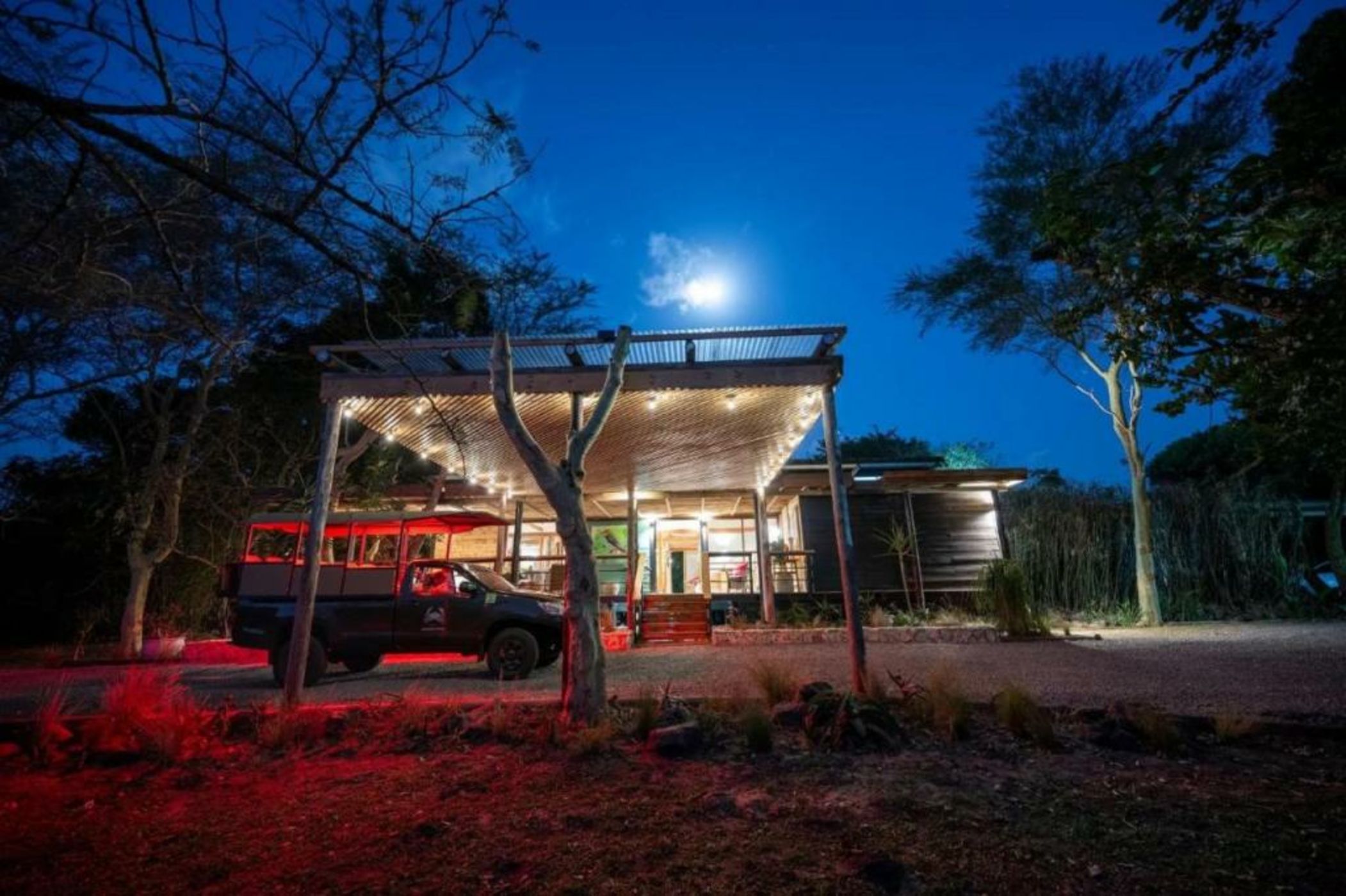 Makakatana Bay Lodge