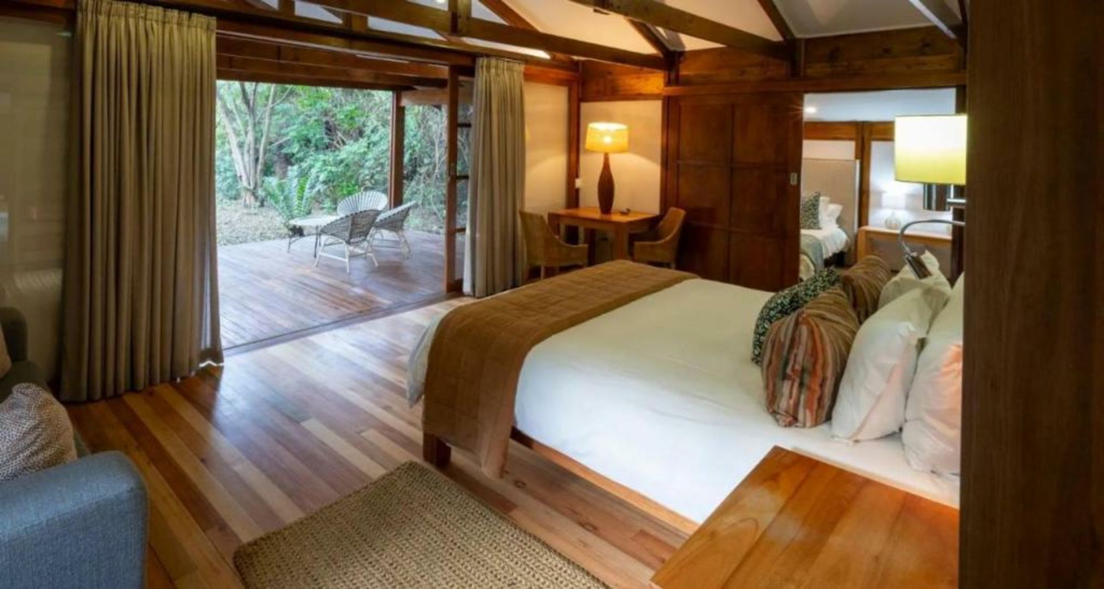Makakatana Bay Lodge