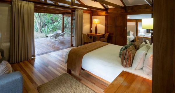 Makakatana Bay Lodge