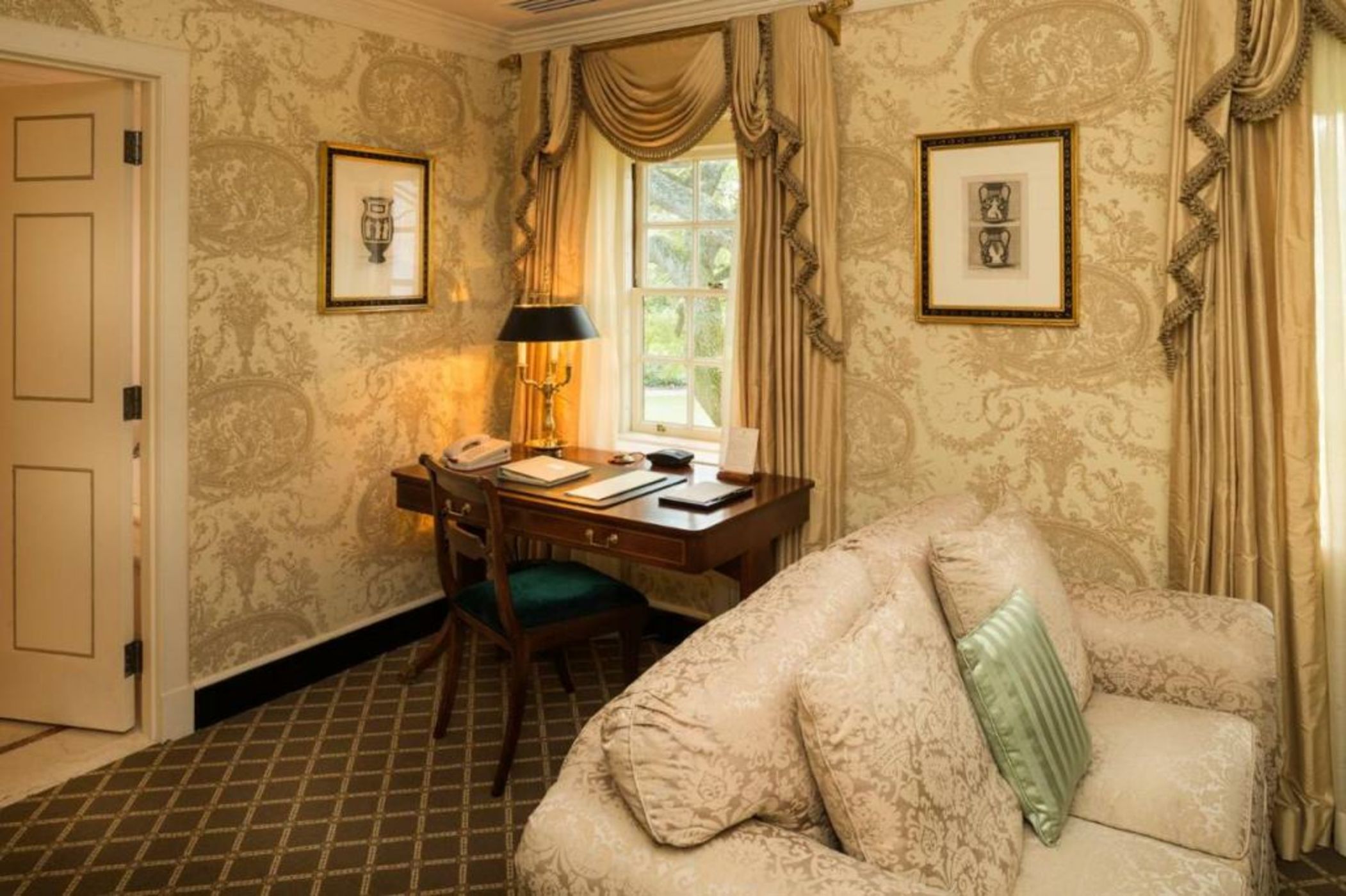 Williamsburg Inn, an official Colonial Williamsburg Hotel