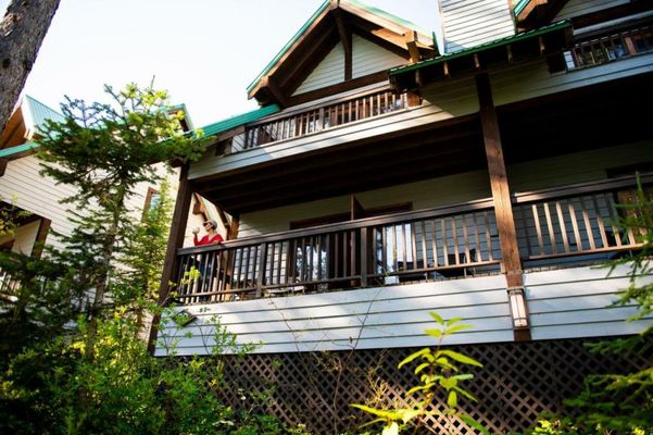 Emerald Lake Lodge
