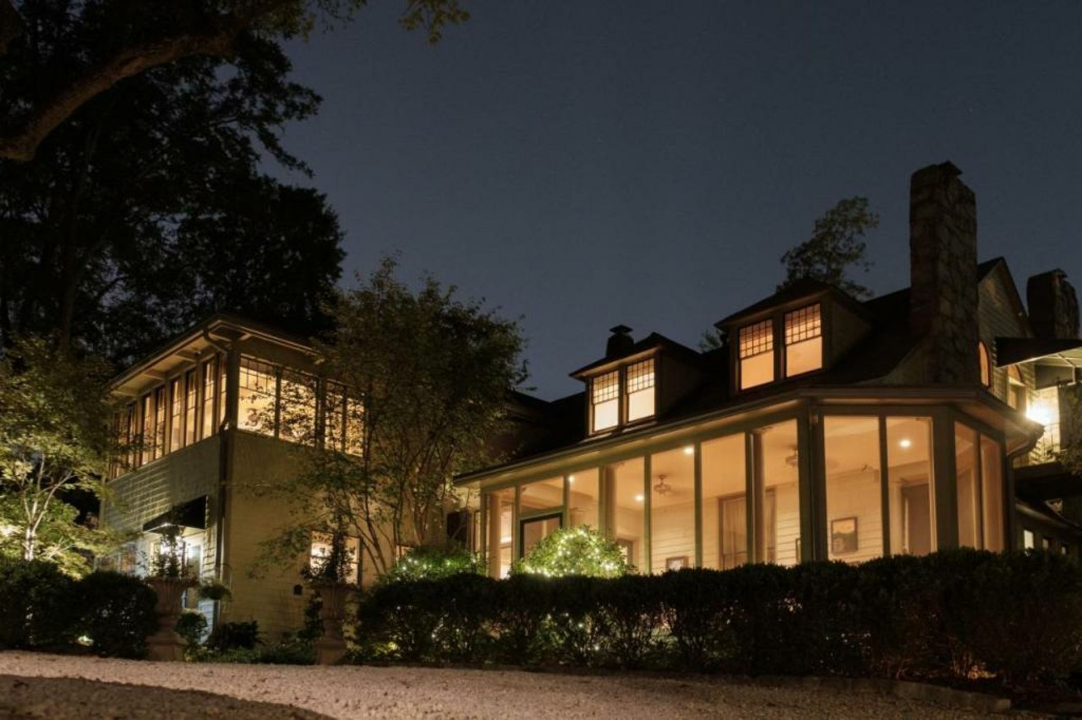 Stonehurst Place Bed & Breakfast