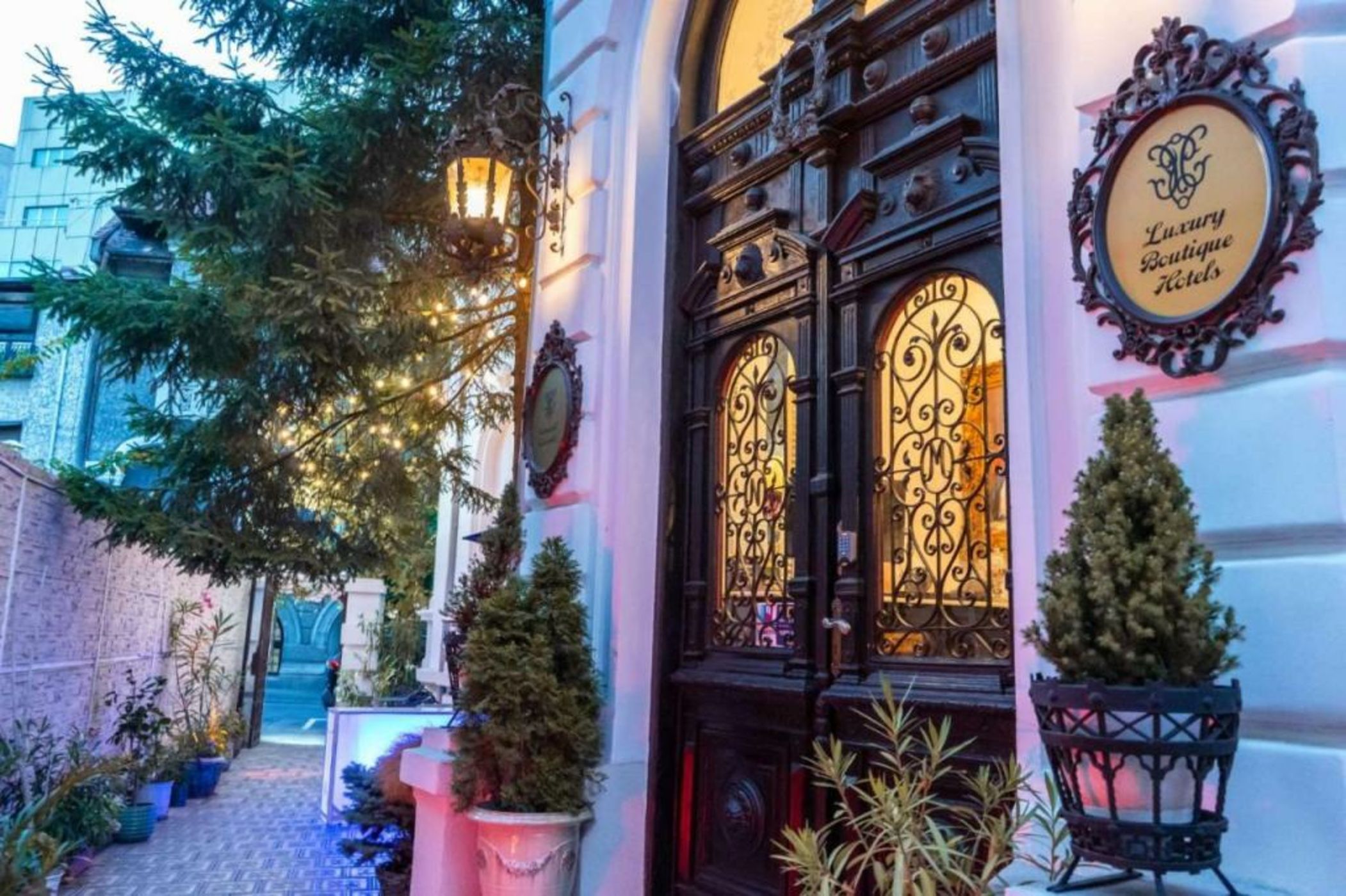 Conacul Coroanei Luxury Boutique