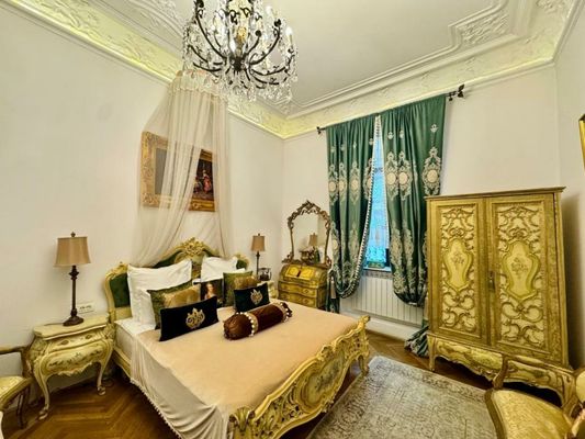 Conacul Coroanei Luxury Boutique