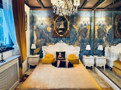Conacul Coroanei Luxury Boutique