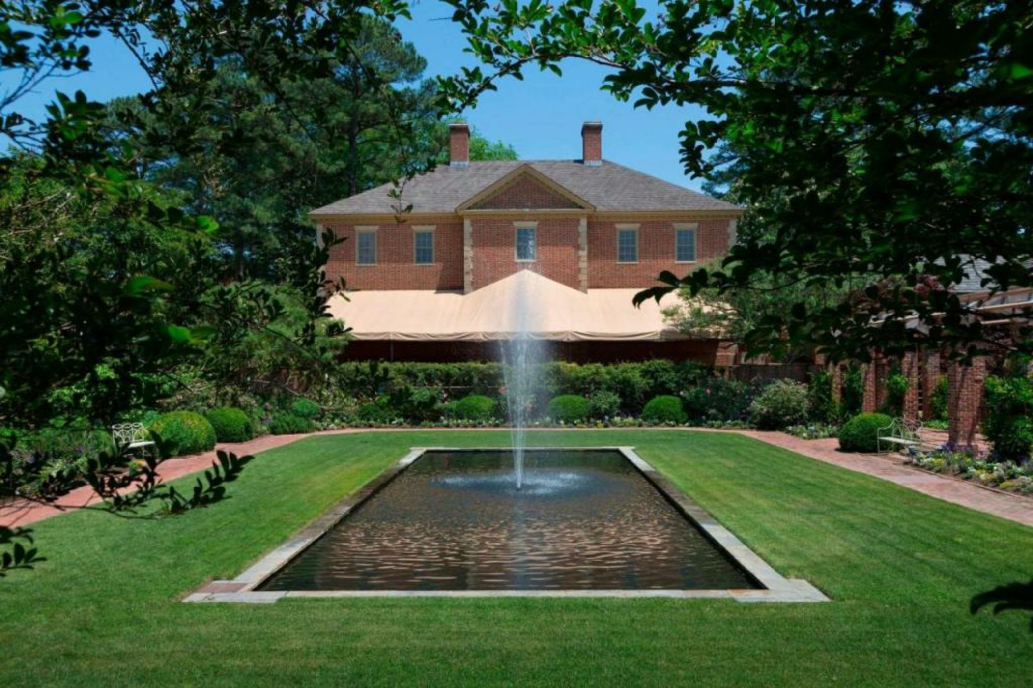 Williamsburg Lodge, Autograph Collection
