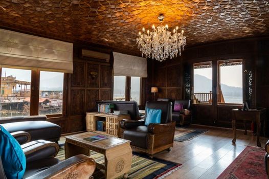 Sukoon Houseboat Dal Lake