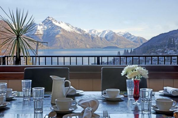 Queenstown House Bed & Breakfast and Apartments