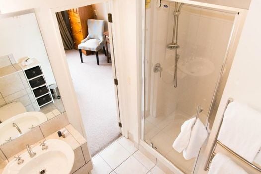 Queenstown House Bed & Breakfast and Apartments
