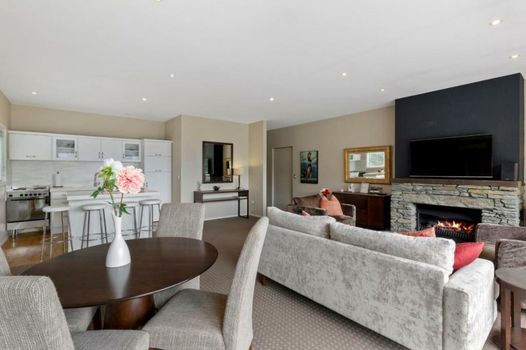 Queenstown House Bed & Breakfast and Apartments