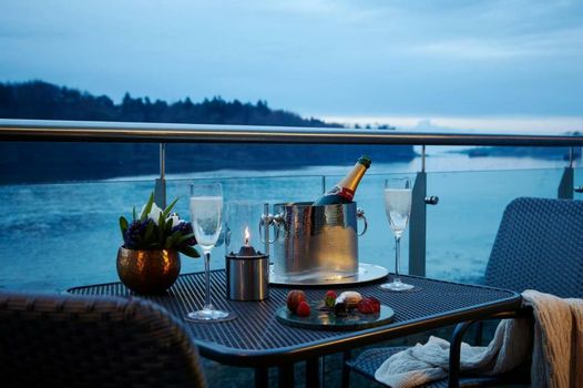 Ice House Hotel