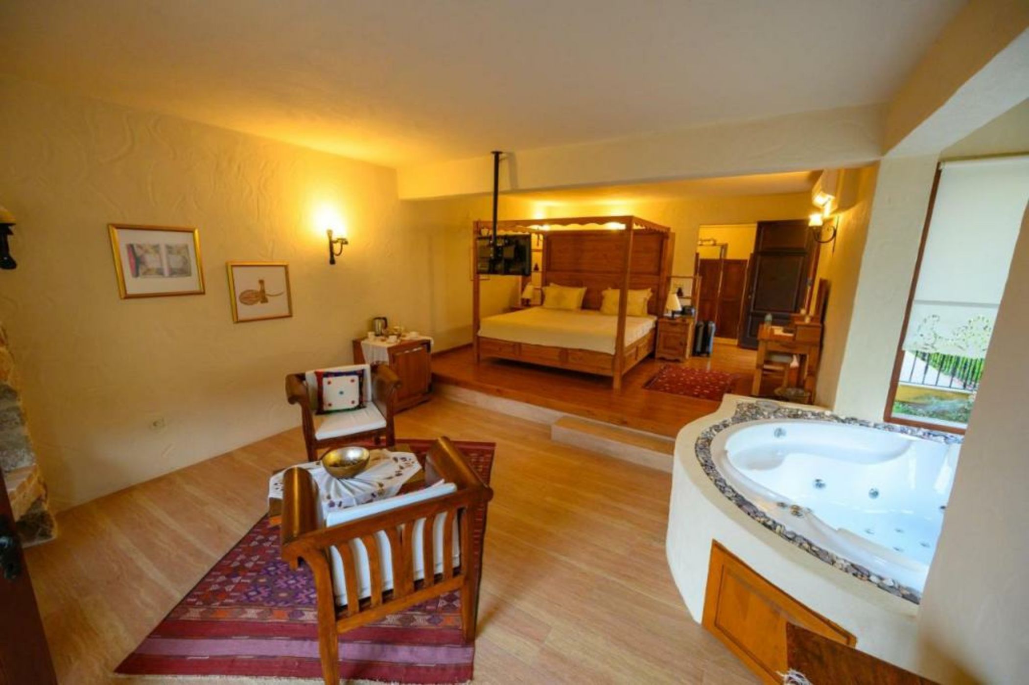 Mandarin & Mango Boutique Hotel
