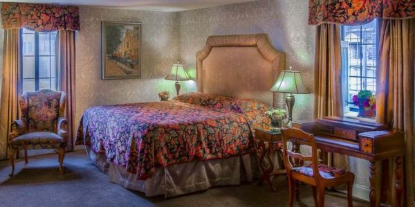Red Coach Inn