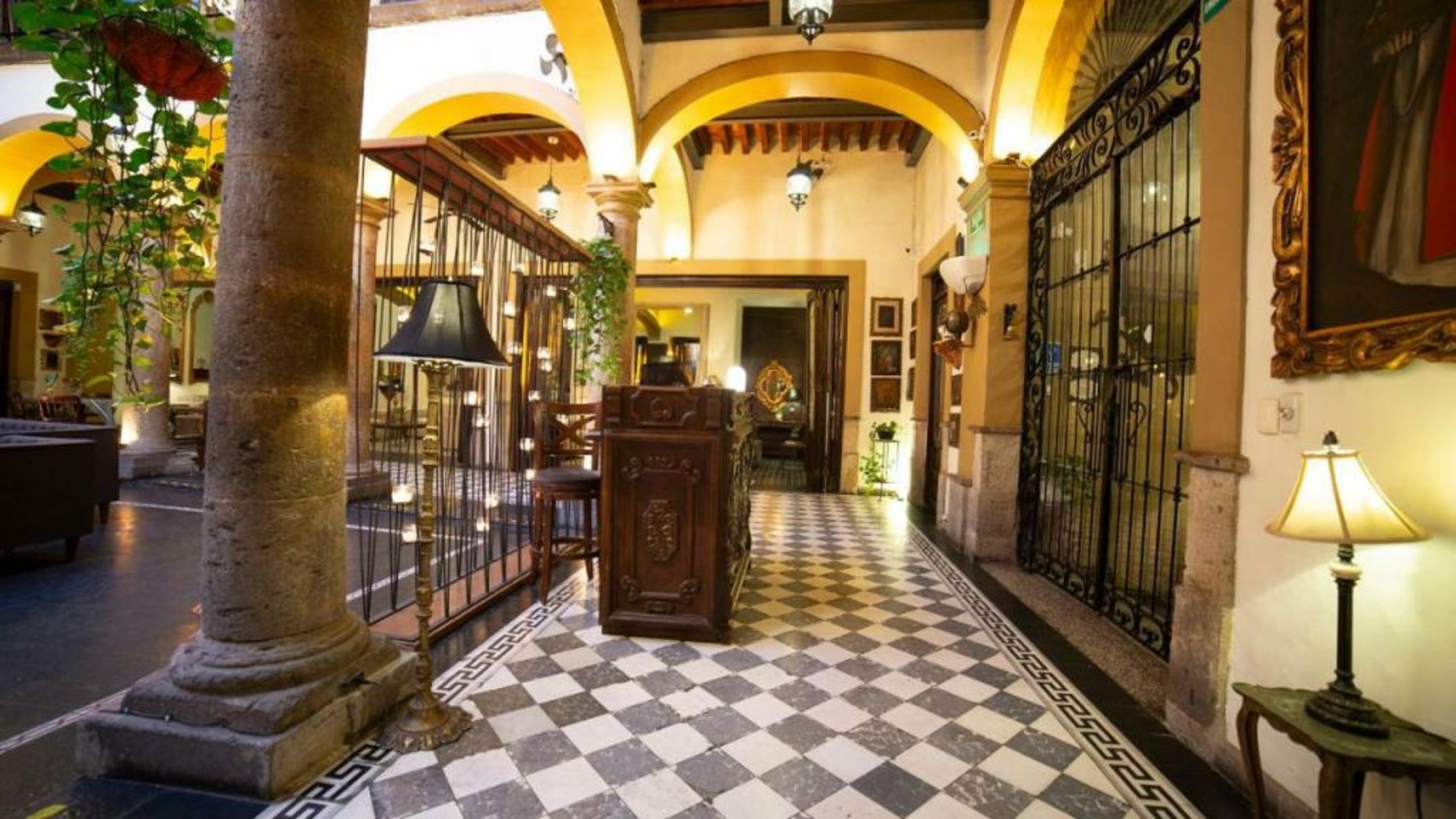 Casa Pedro Loza