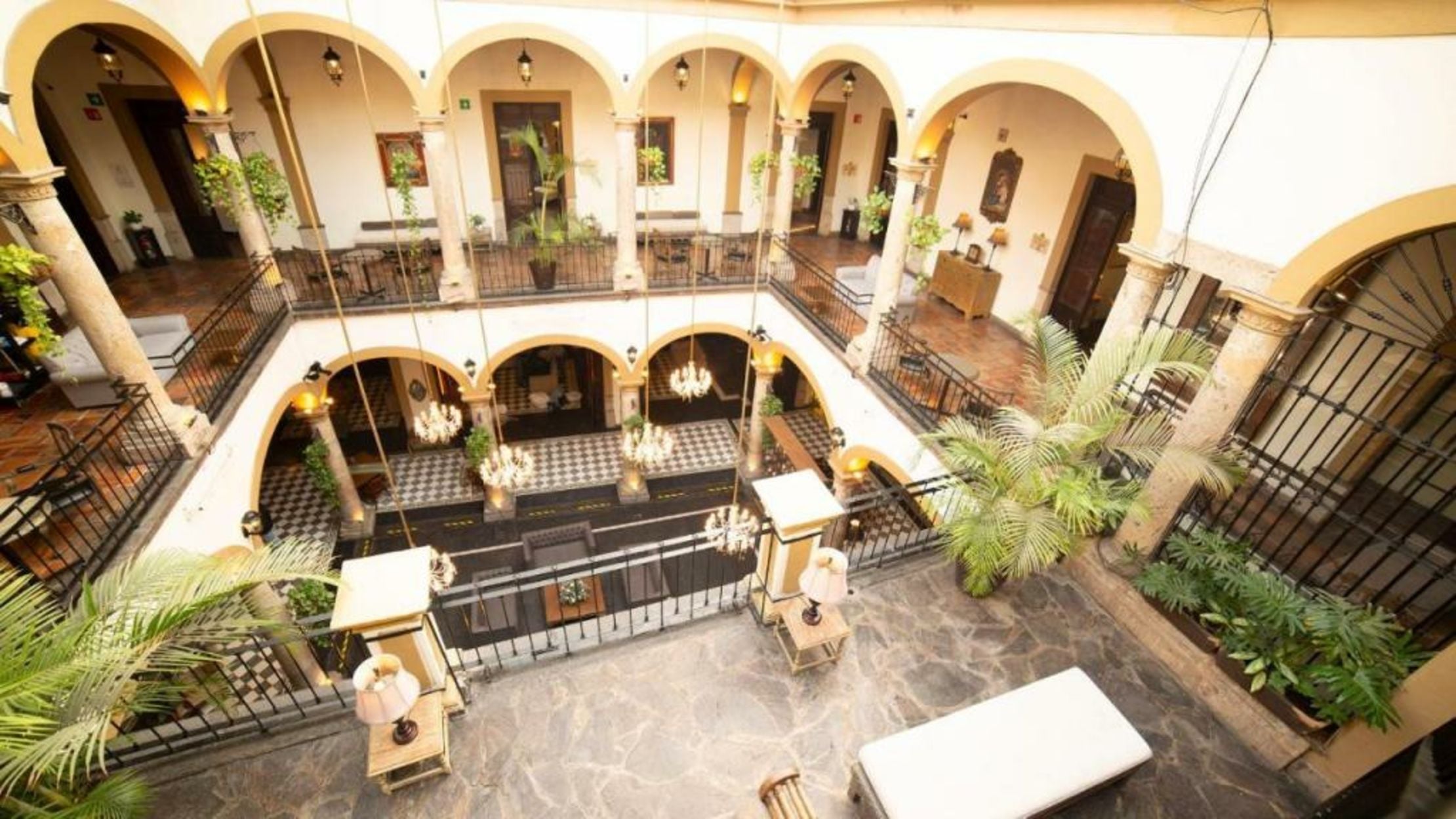 Casa Pedro Loza