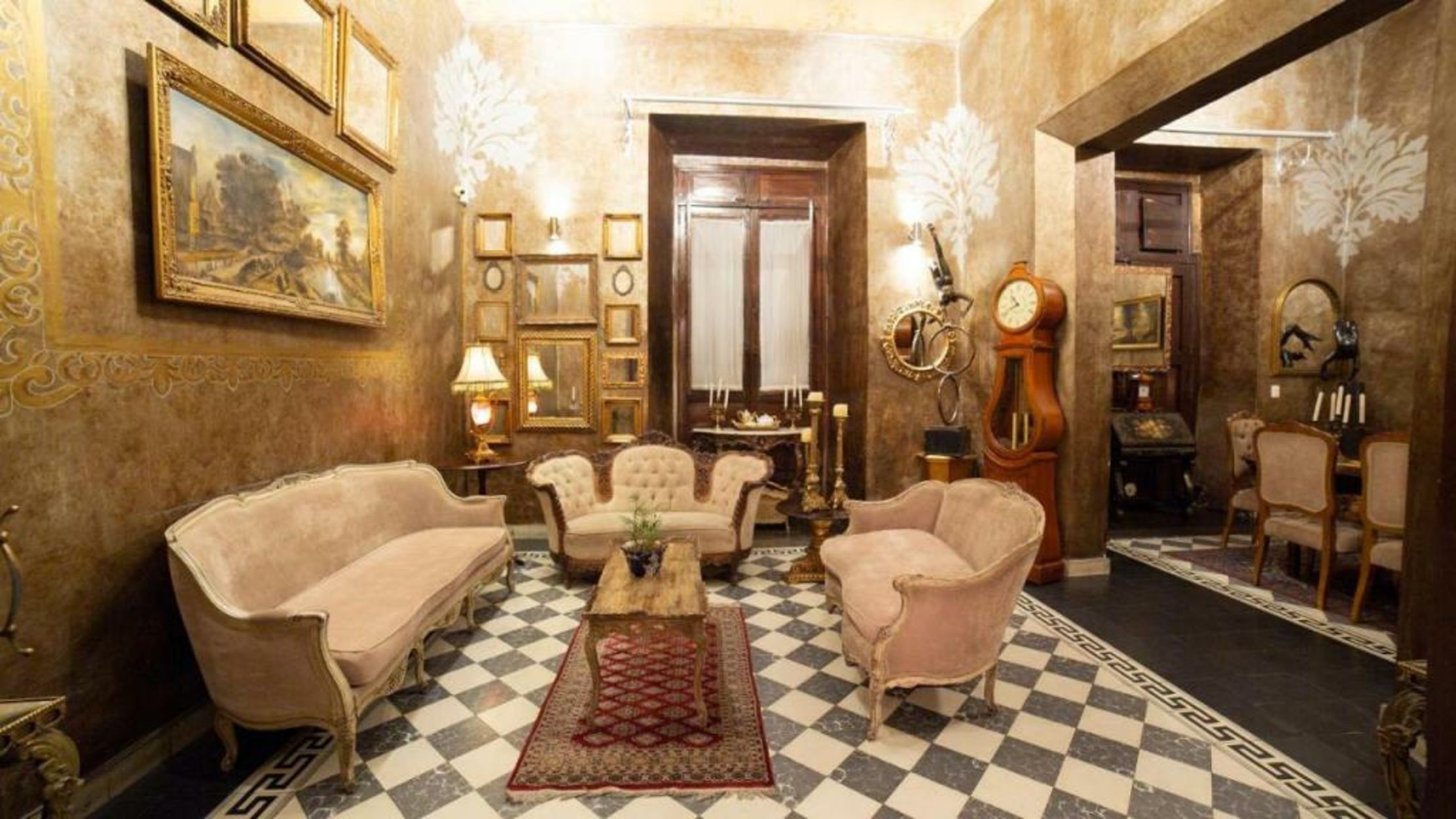 Casa Pedro Loza
