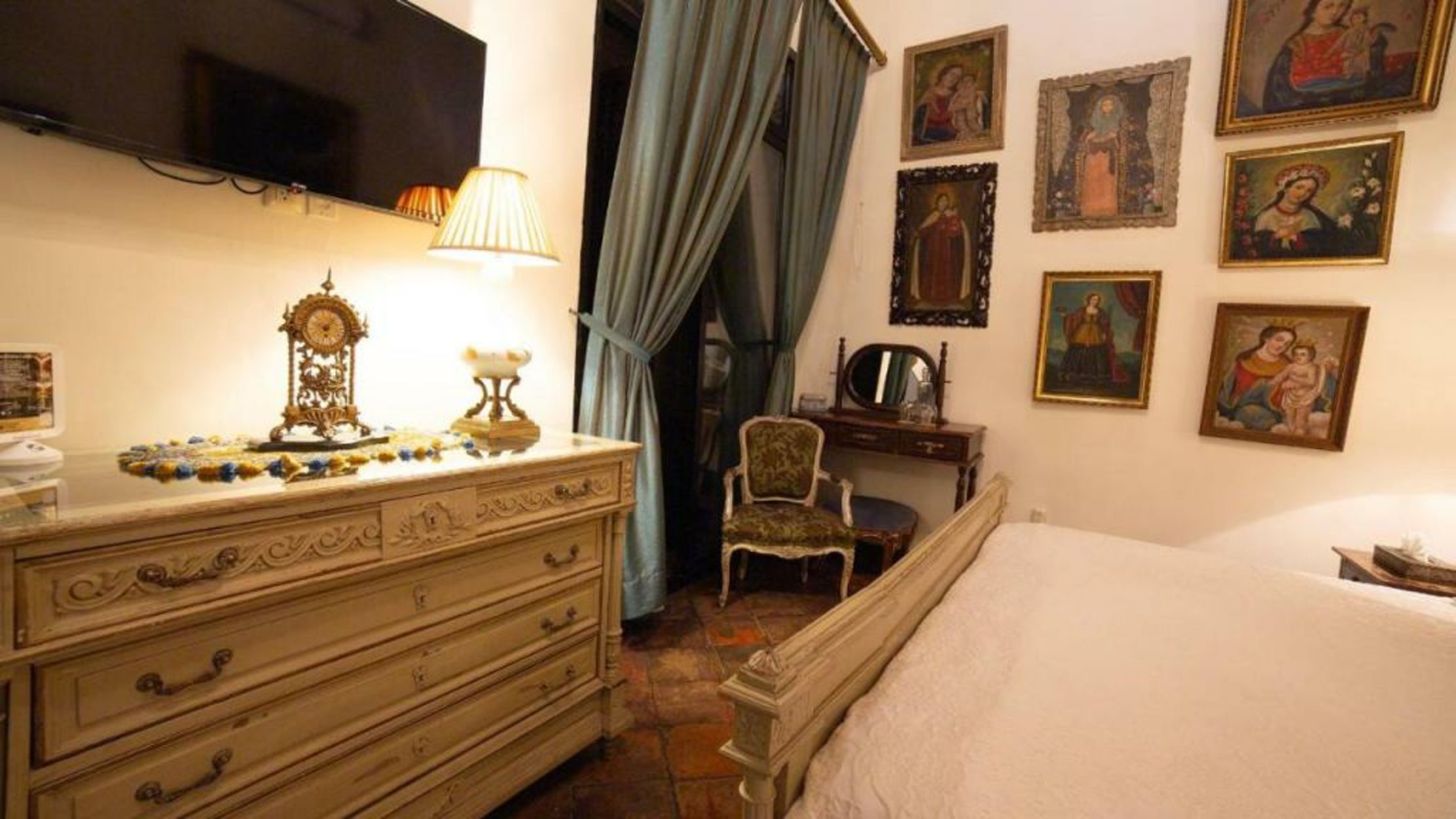 Casa Pedro Loza