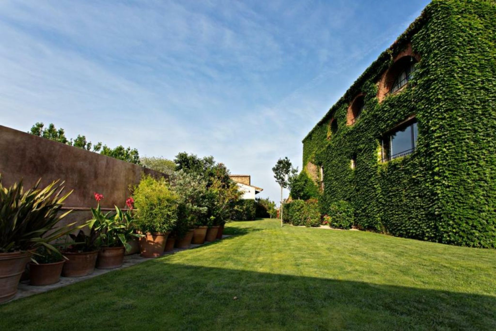 Encís d'Empordà -Adults Only-