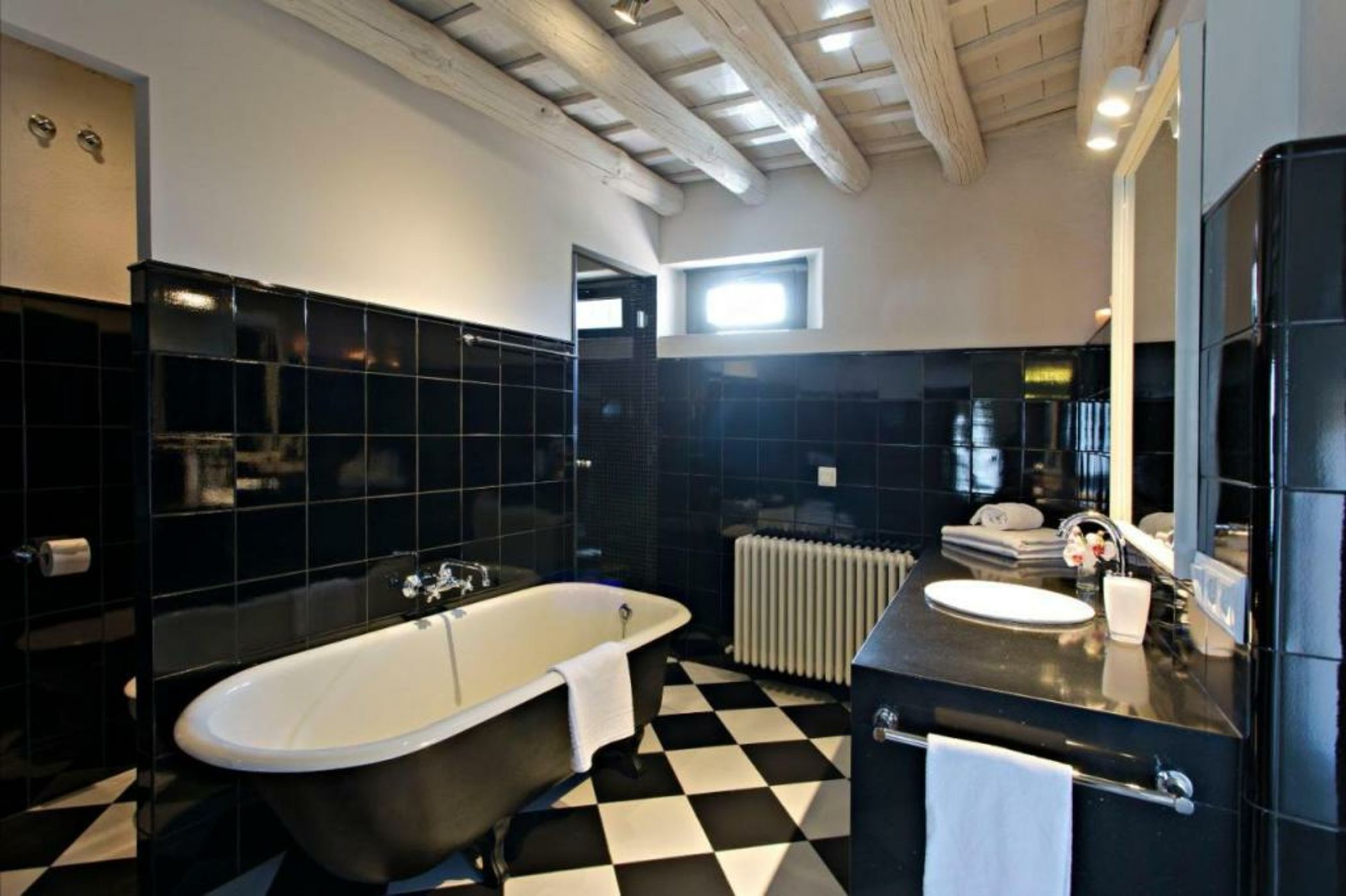 Encís d'Empordà -Adults Only-