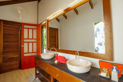 Koh Jum Beach Villas 